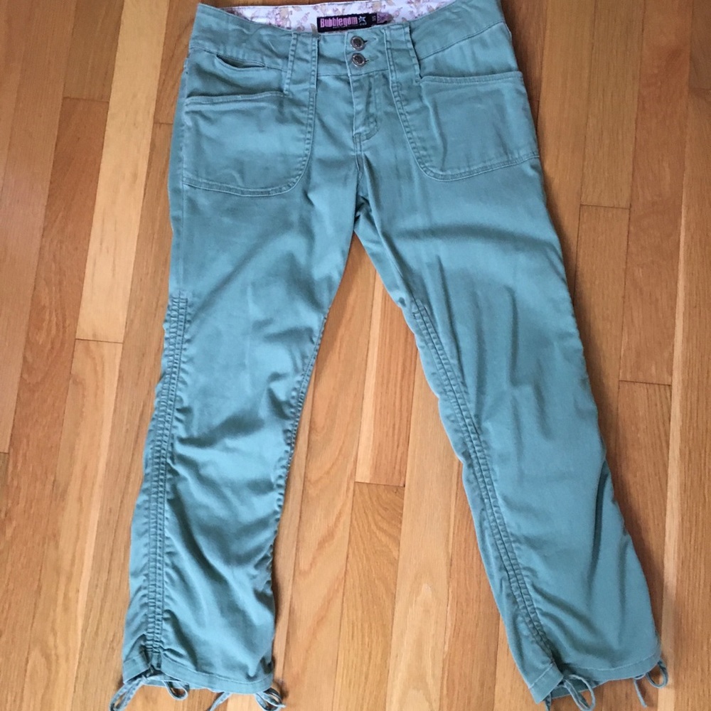 Cool and comfortable cropped style capri